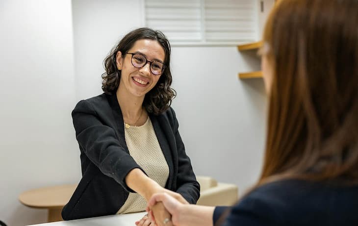 Durchstarten in Deutschland: Visum, Bedingungen & Versicherung für die Einreise aus Drittstaaten