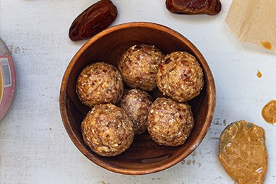 TravelSecure: Unser Lieblings-Rezept für leckere Energy Balls